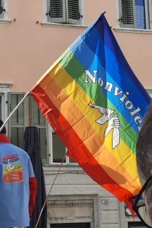 Bandiera nonviolenza Bandiera nonviolenza