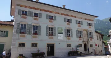 Brentonico,_palazzo_Eccheli-Baisi Brentonico,_palazzo_Eccheli-Baisi