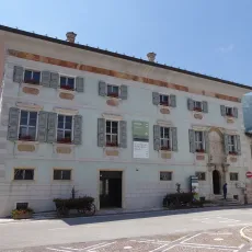 Brentonico,_palazzo_Eccheli-Baisi