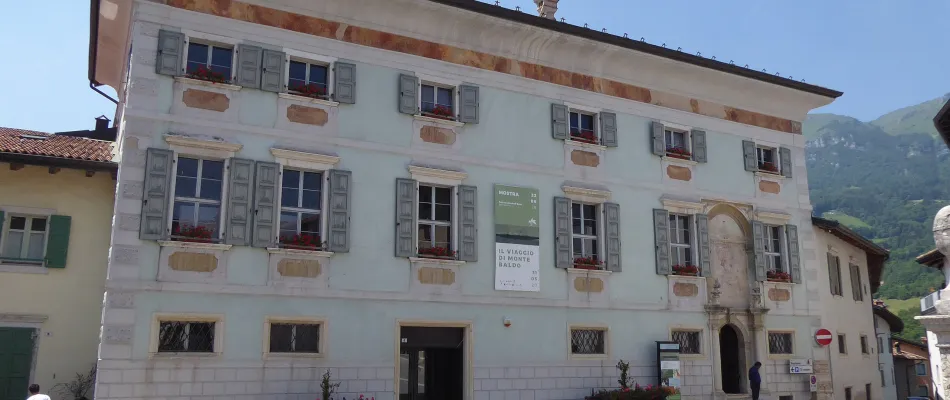 Brentonico,_palazzo_Eccheli-Baisi Brentonico,_palazzo_Eccheli-Baisi