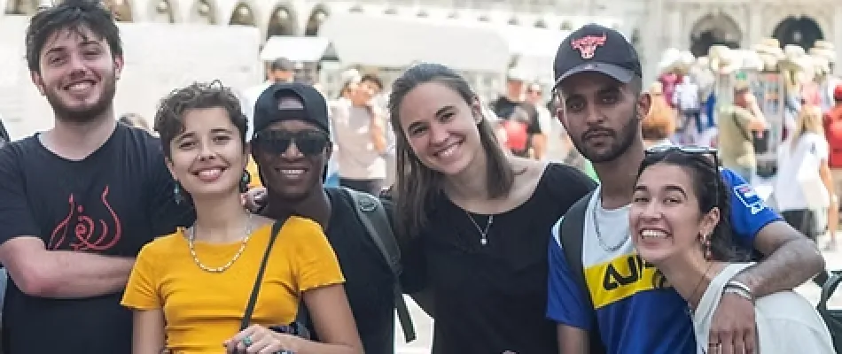 Foto dal sito Astalli Foto dal sito Astalli