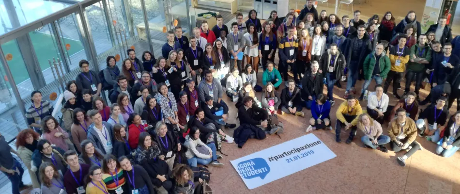 Agora degli studenti 2019-min Agora degli studenti 2019-min