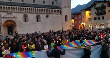 Manifestazione piazza Duomo 1-min Manifestazione piazza Duomo 1-min