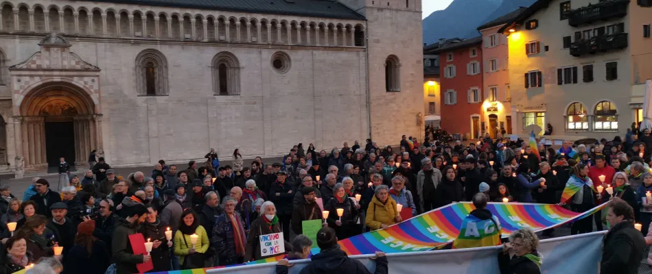 Manifestazione piazza Duomo 1-min Manifestazione piazza Duomo 1-min