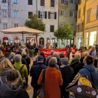 2025-11-08 Flashmob piazza Pasi_7