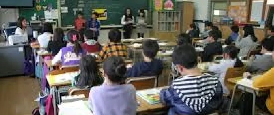 2025-11-13 BAMBINI A SCUOLA_Wikipedia Commons