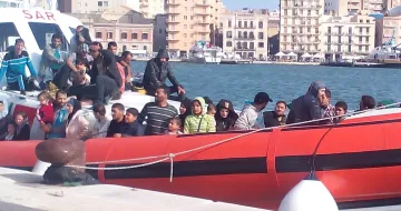 2025-12-06 MIGRAZIONI_Sbarco_migranti_a_Trapani