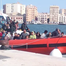 2025-12-06 MIGRAZIONI_Sbarco_migranti_a_Trapani 2025-12-06 MIGRAZIONI_Sbarco_migranti_a_Trapani