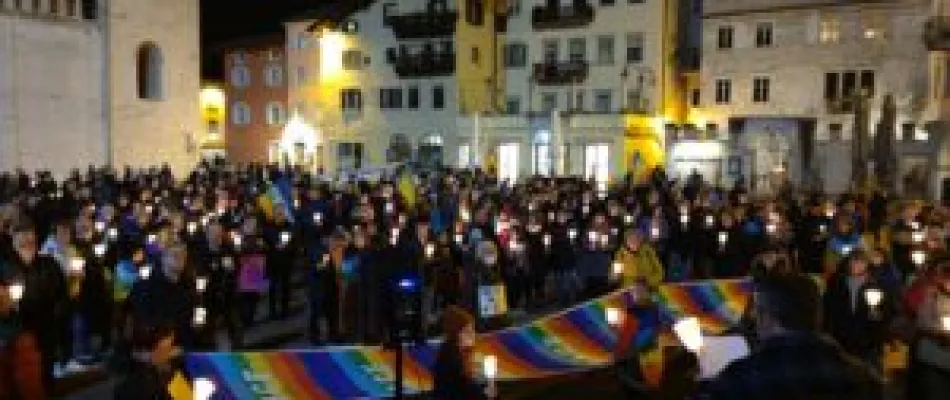 Manifestazione di Trento per il cessate il fuoco e la pace in Ucraina Manifestazione di Trento per il cessate il fuoco e la pace in Ucraina
